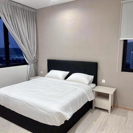 Wanderlust Retreat Aparthotel Bayan Lepas Exteriör bild